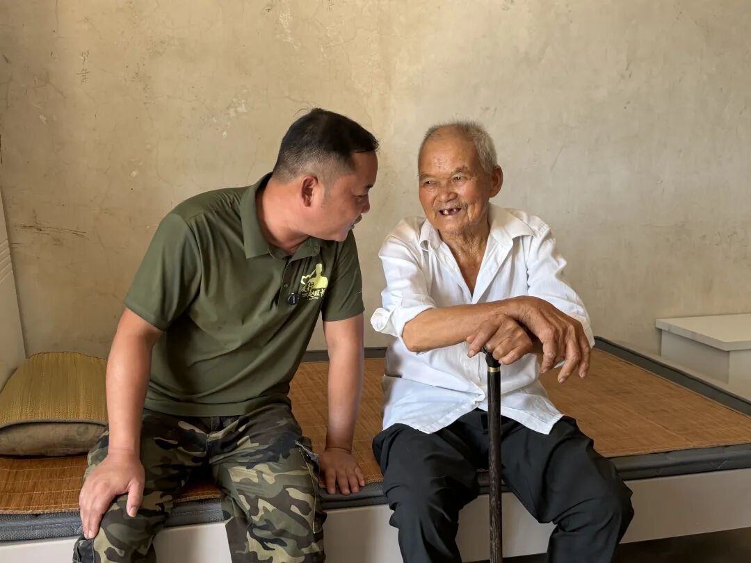 踏浪登岛，情暖老兵|“玉见老兵”志愿分队-暖行赵班长，坚守公益路，关爱老英雄！